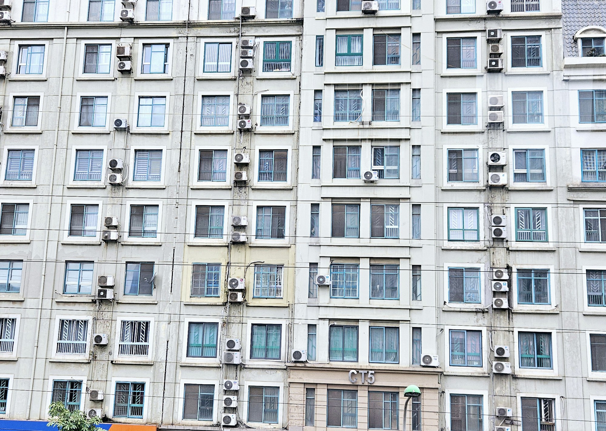 L&atilde;i suất thấp kỷ lục, c&oacute; n&ecirc;n vay tiền mua căn hộ chung cư?- Ảnh 1.