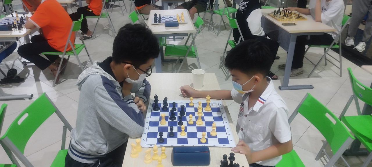 Cần Thơ: C&aacute;c kỳ thủ nh&iacute; thắng &ldquo;&aacute;p đảo&rdquo; tại giải cờ vua do ĐH FPT tổ chức- Ảnh 3.