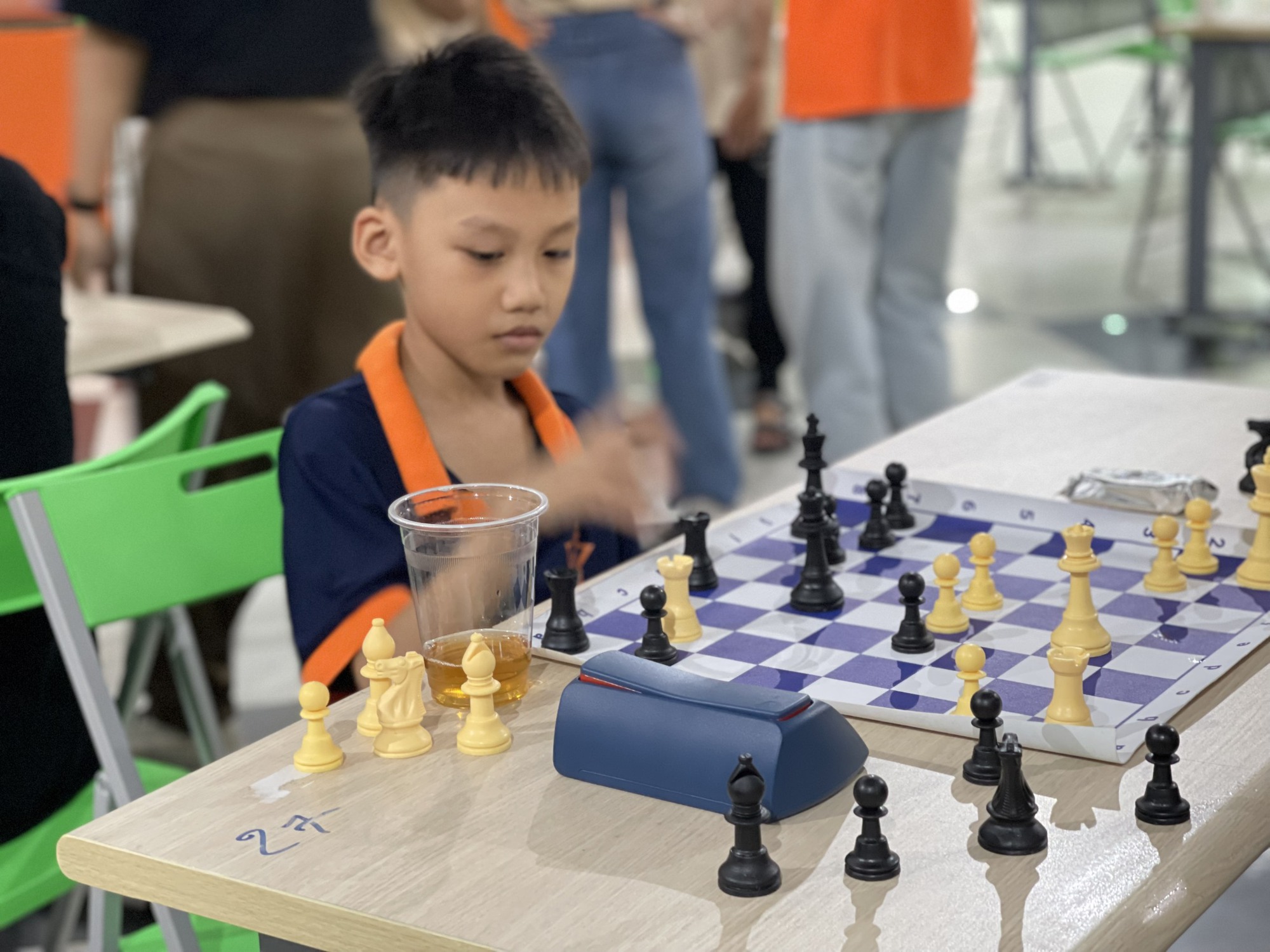 Cần Thơ: C&aacute;c kỳ thủ nh&iacute; thắng &ldquo;&aacute;p đảo&rdquo; tại giải cờ vua do ĐH FPT tổ chức- Ảnh 4.