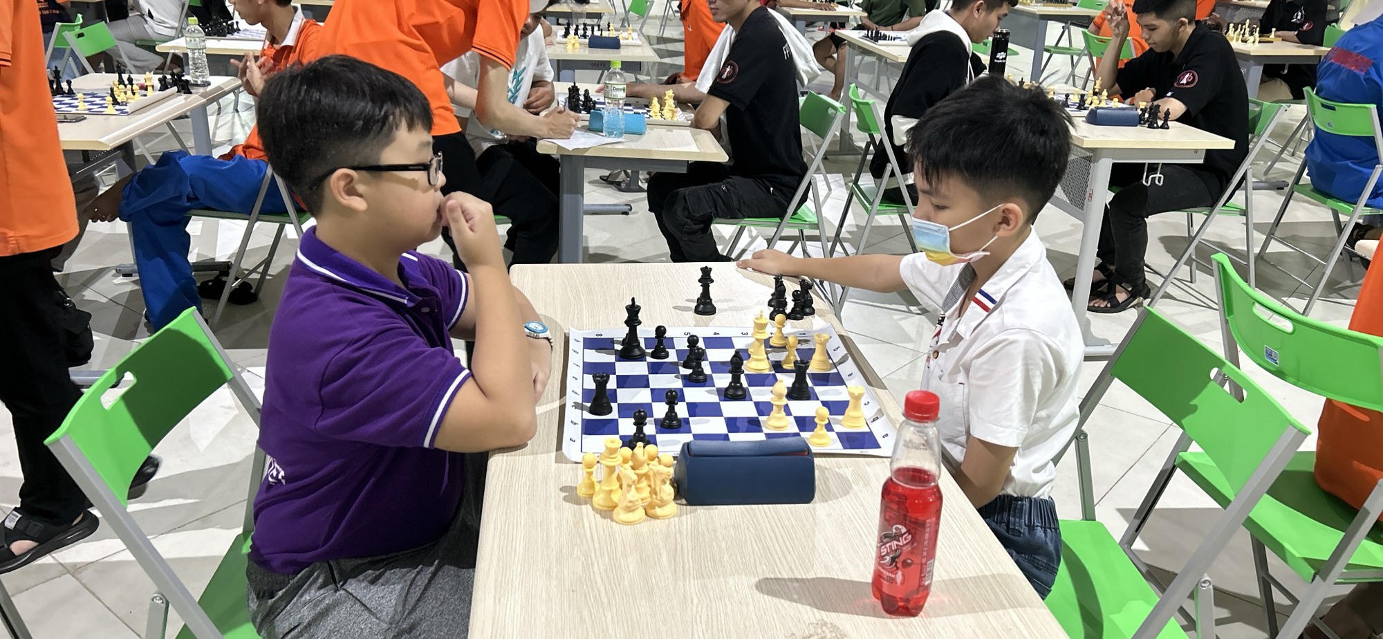 Cần Thơ: C&aacute;c kỳ thủ nh&iacute; thắng &ldquo;&aacute;p đảo&rdquo; tại giải cờ vua do ĐH FPT tổ chức- Ảnh 16.