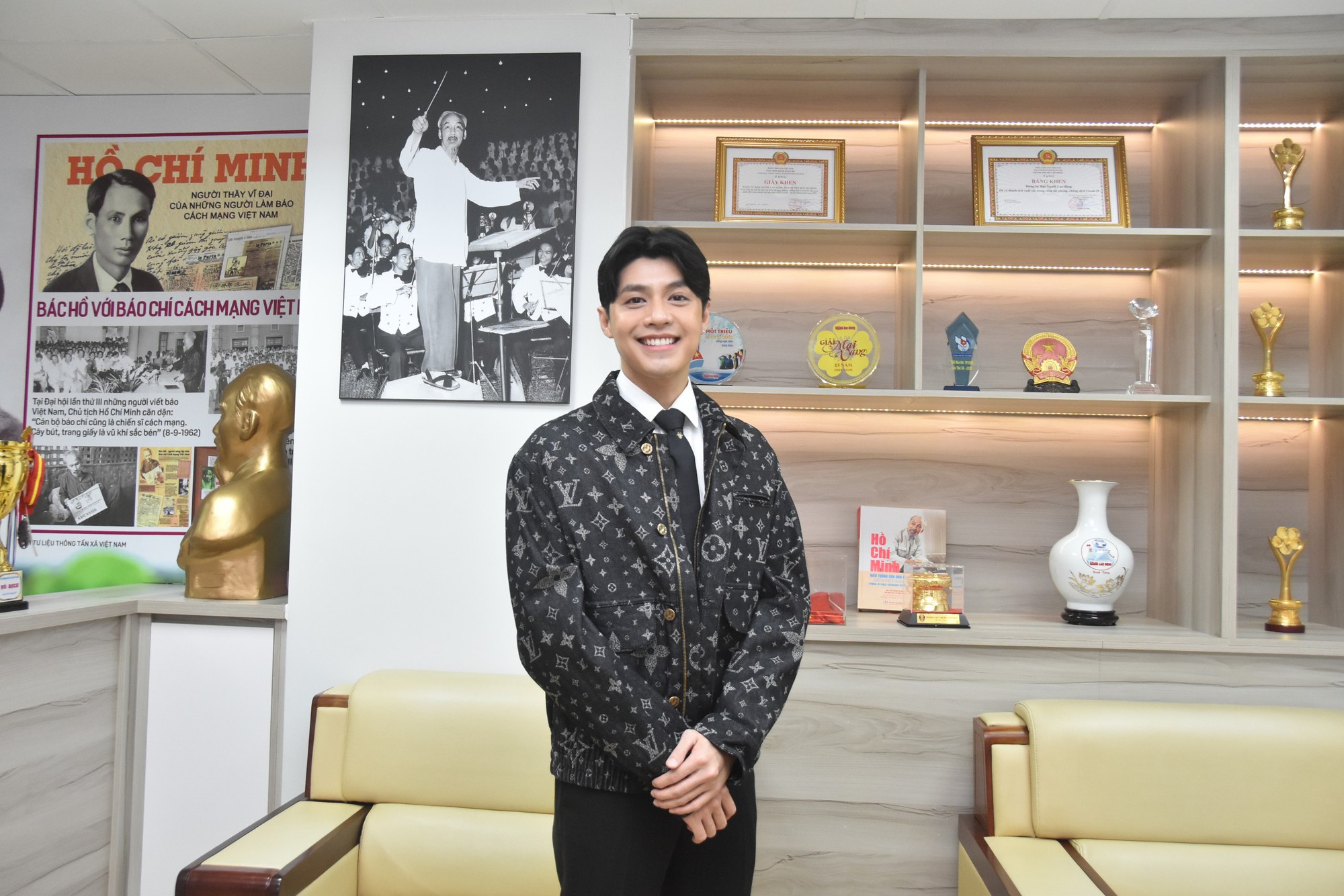 Sôi nổi chương trình Đồng hành cùng Giải Mai vàng lần thứ 29-2023 hạng mục Ca nhạc
- Ảnh 3.