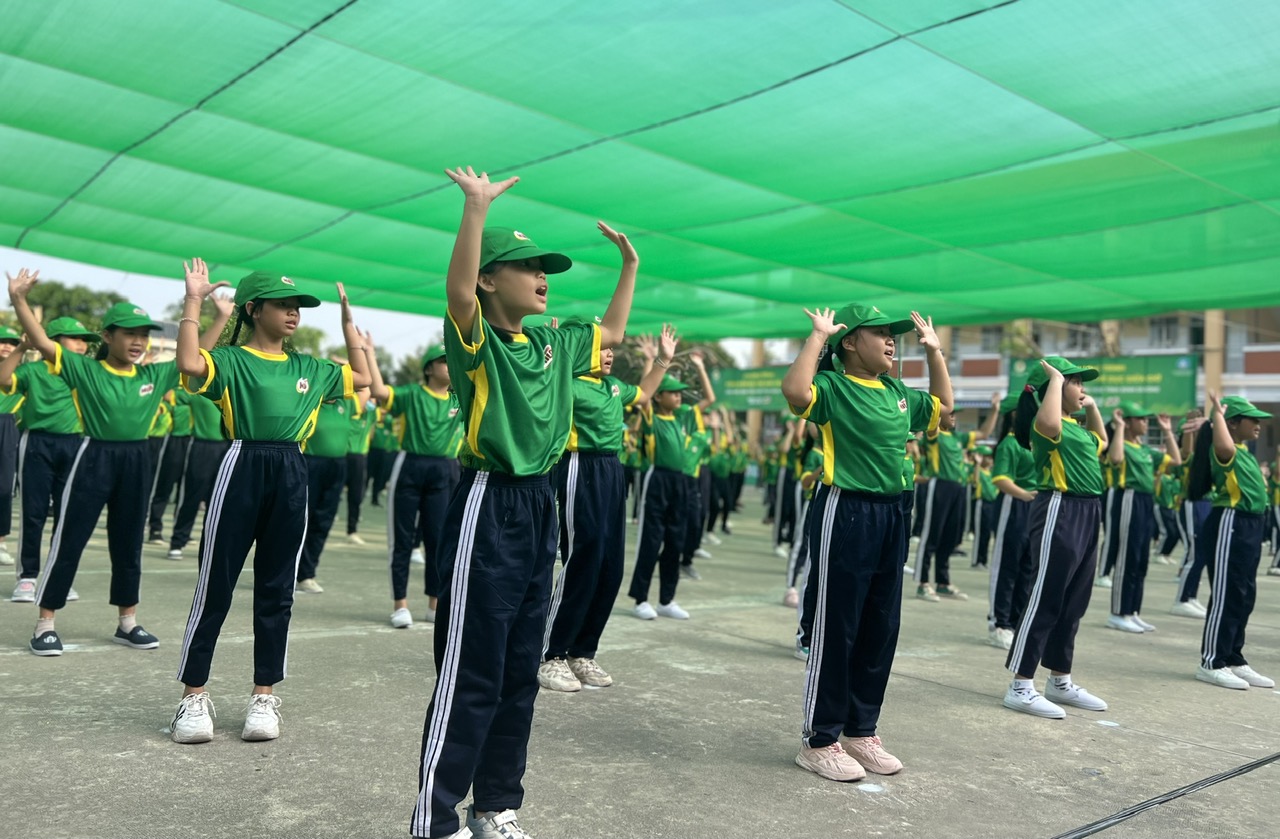 Học sinh ở B&igrave;nh Dương vừa x&aacute;c lập một kỷ lục- Ảnh 1.