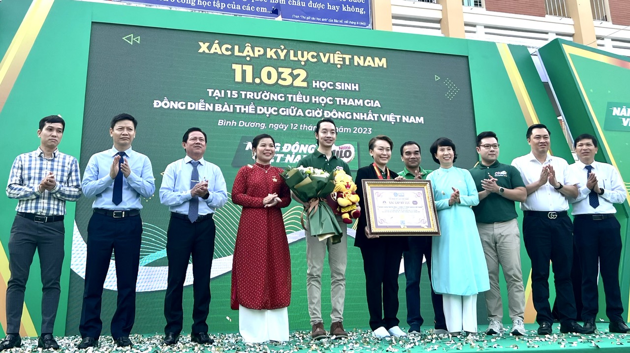 Học sinh ở B&igrave;nh Dương vừa x&aacute;c lập một kỷ lục- Ảnh 2.