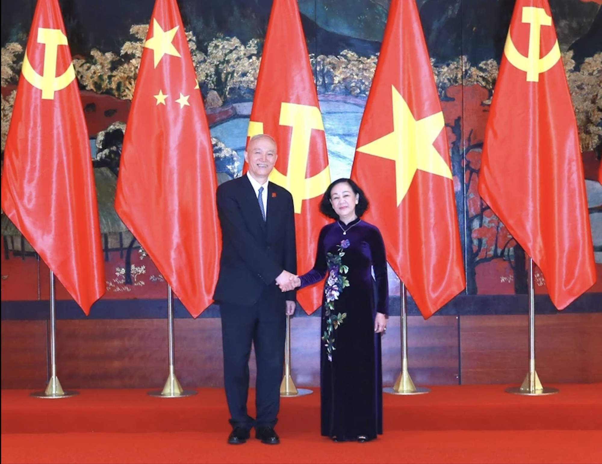 Đưa quan hệ Việt - Trung kh&ocirc;ng ngừng ph&aacute;t triển, xứng với tầm cao mới- Ảnh 1.