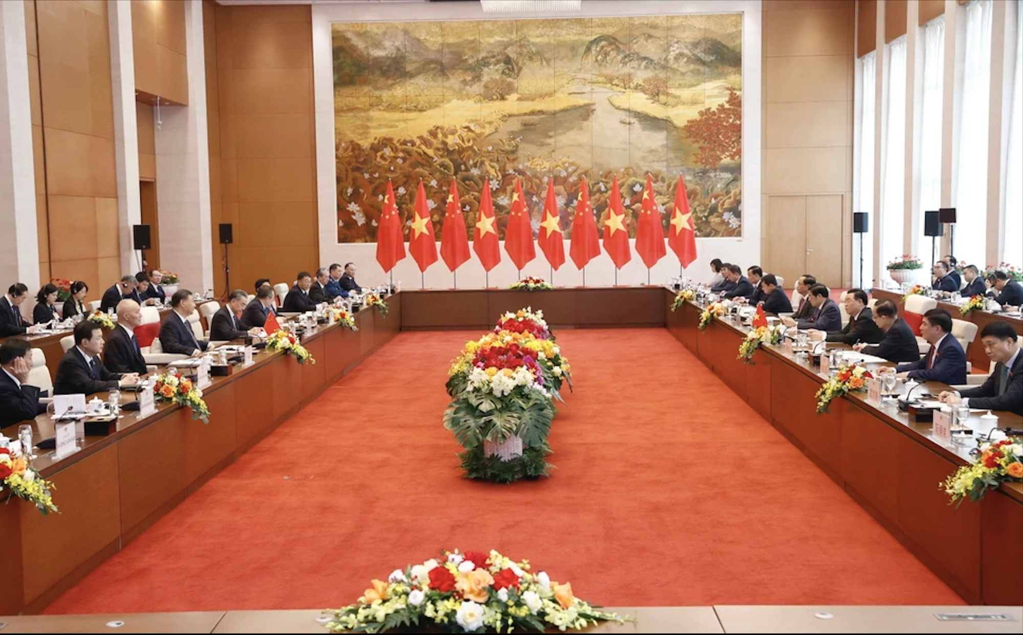 Chủ tịch Quốc hội Vương Đình Huệ hội kiến Tổng Bí thư, Chủ tịch Tập Cận Bình- Ảnh 6.