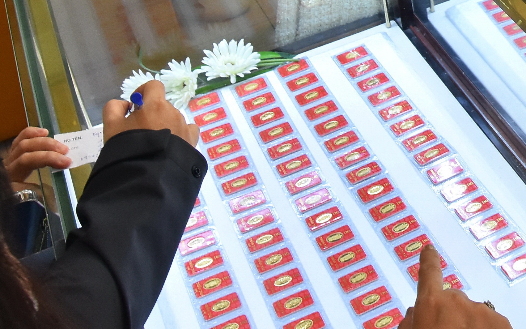Giá vàng hôm nay 14-12: Tăng dữ dội, Mỹ sẽ giảm lãi suất