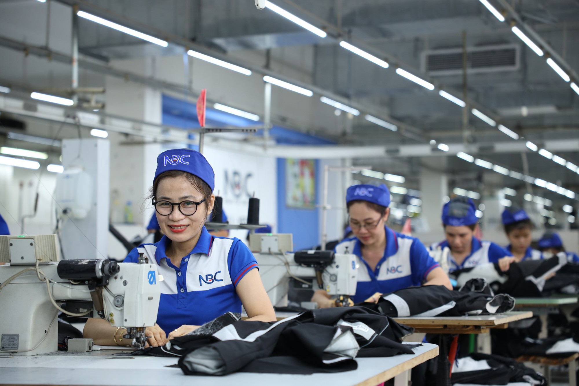 Nghỉ lu&acirc;n phi&ecirc;n do c&ocirc;ng ty &iacute;t việc, người lao động được trả lương thế n&agrave;o?- Ảnh 2.