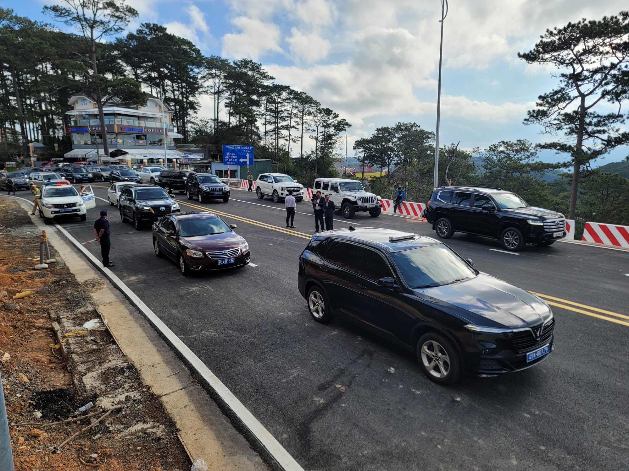  S&aacute;ng nay, th&ocirc;ng xe 3 km đ&egrave;o Prenn nối TP Đ&agrave; Lạt với hồ Tuyền L&acirc;m- Ảnh 4.