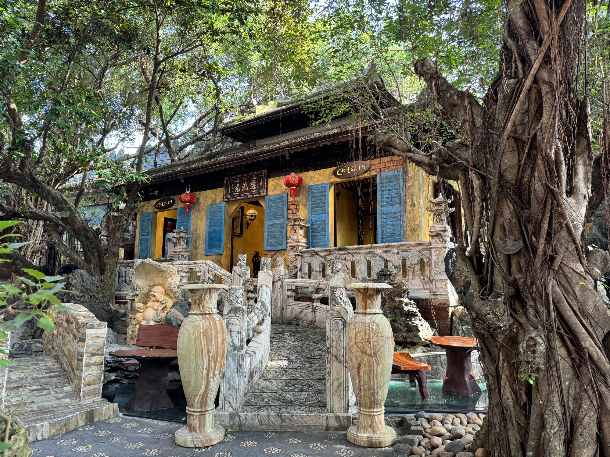 B&ecirc;n trong nh&agrave; cổ trăm tỉ của đại gia Huy "m&aacute;y nổ"vừa bị siết nợ c&oacute; g&igrave;?- Ảnh 1.