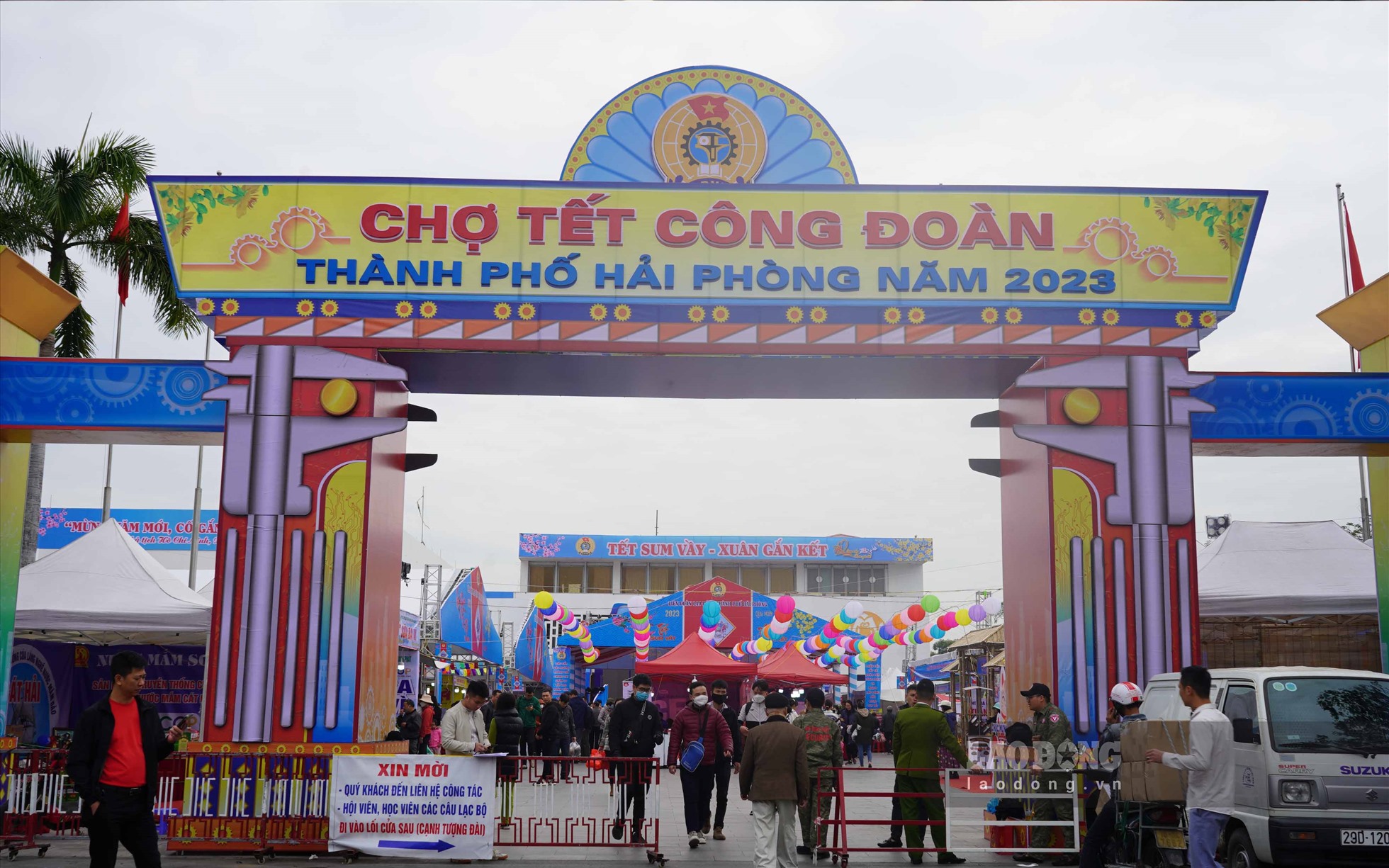 Nhiều h&agrave;ng ưu đ&atilde;i, "0 đồng" tại Chợ Tết C&ocirc;ng đo&agrave;n năm 2024