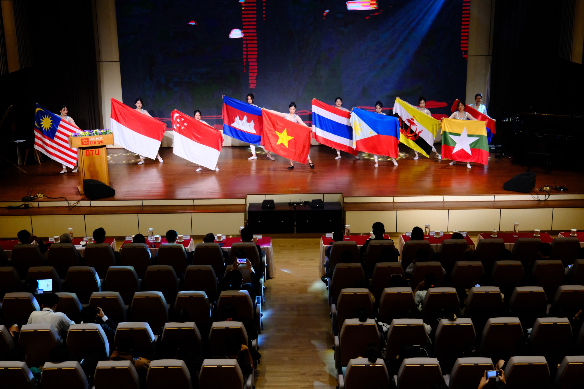 Giao lưu văn ho&aacute; ASEAN - H&agrave;n Quốc tại Đ&agrave; Nẵng- Ảnh 1.