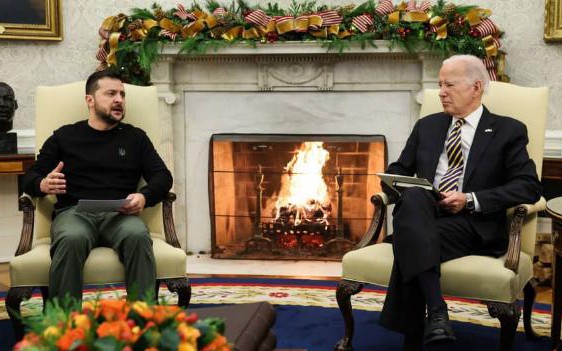 Tổng thống Ukraine rời Mỹ, Tổng thống Biden cảnh báo nóng