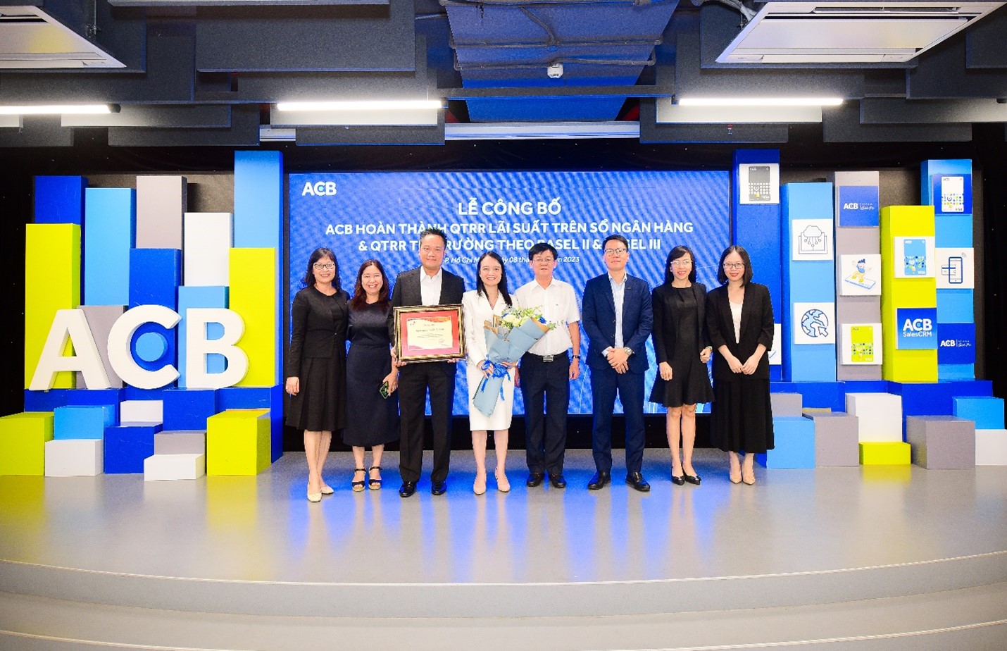 ACB l&agrave; tổ chức ti&ecirc;n phong triển khai c&aacute;c chuẩn mực ti&ecirc;n tiến của Ủy ban Basel trong lĩnh vực ng&acirc;n h&agrave;ng về RRLSTSNH v&agrave; RRTT