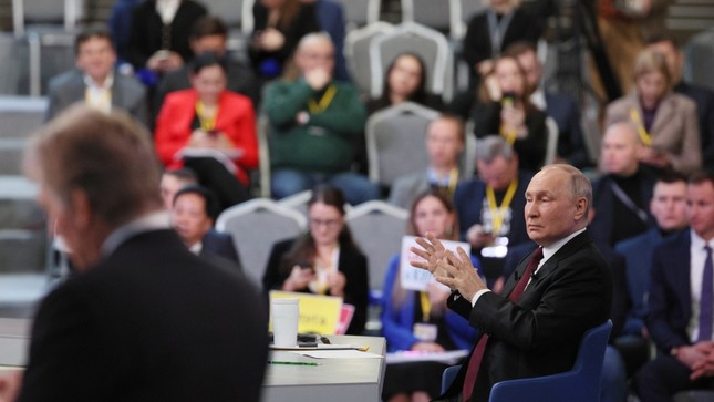 Tổng thống Putin giải đ&aacute;p &ldquo;c&acirc;u hỏi nhạy cảm&rdquo;- Ảnh 2.