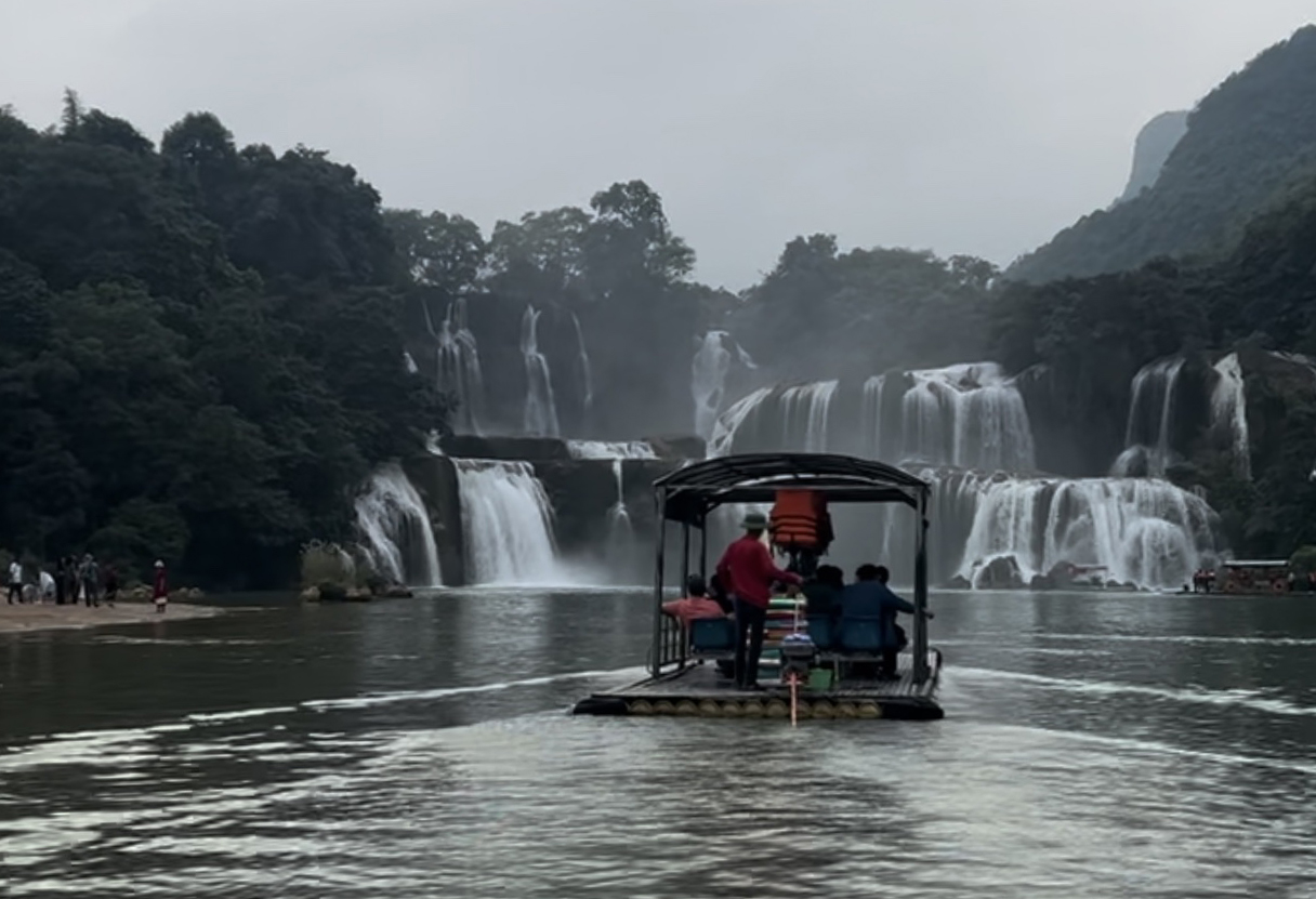 Thác Bản Giốc (Cao Bằng)Ảnh: Vy Thư