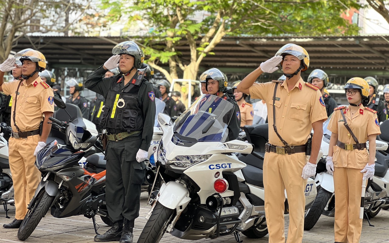Công an TP HCM ra quân trấn áp tội phạm