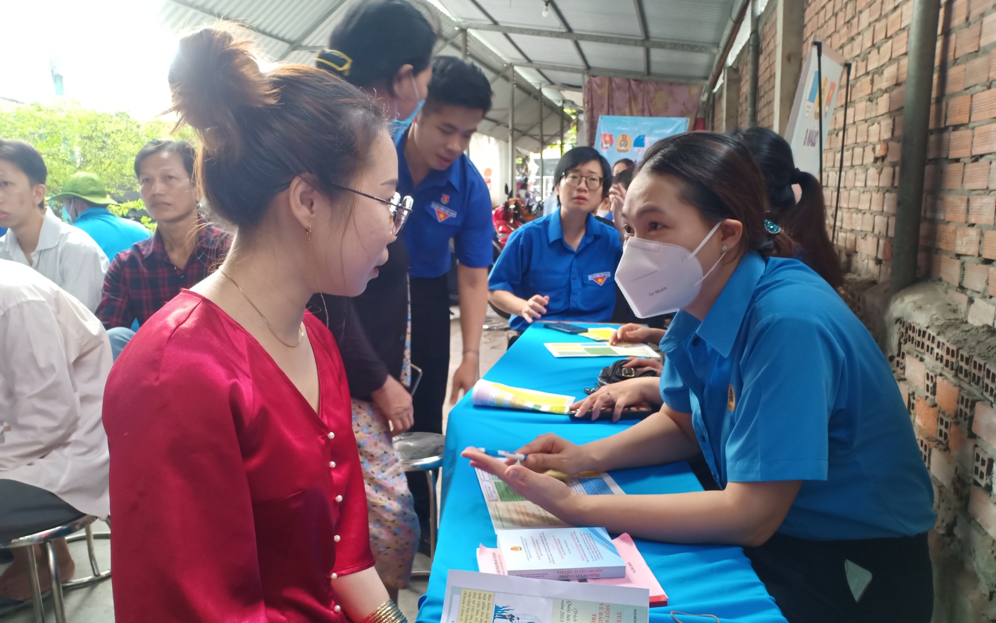 Thiệt thòi vì bị doanh nghiệp nợ lương, BHXH