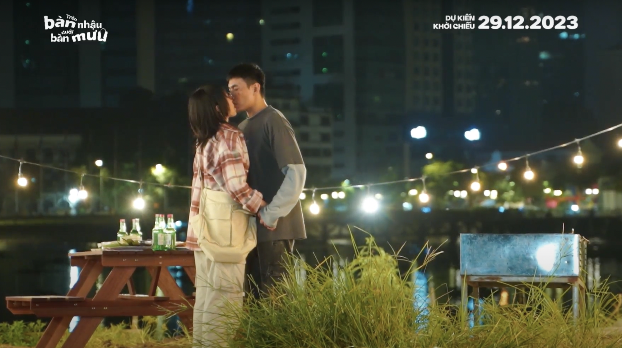 Diệu Nhi - Kiều Minh Tuấn c&oacute; "nụ h&ocirc;n m&agrave;n ảnh" đầu ti&ecirc;n- Ảnh 1.