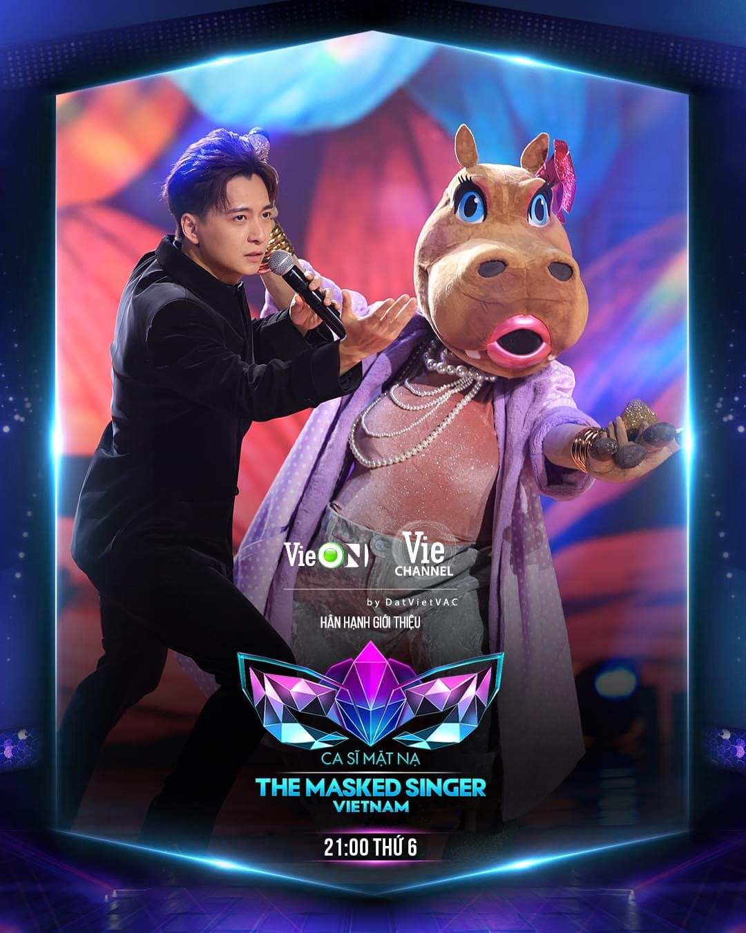 Ngô Kiến Huy "biến báo" trên sân khấu The Masked Singer mùa 2
- Ảnh 2.