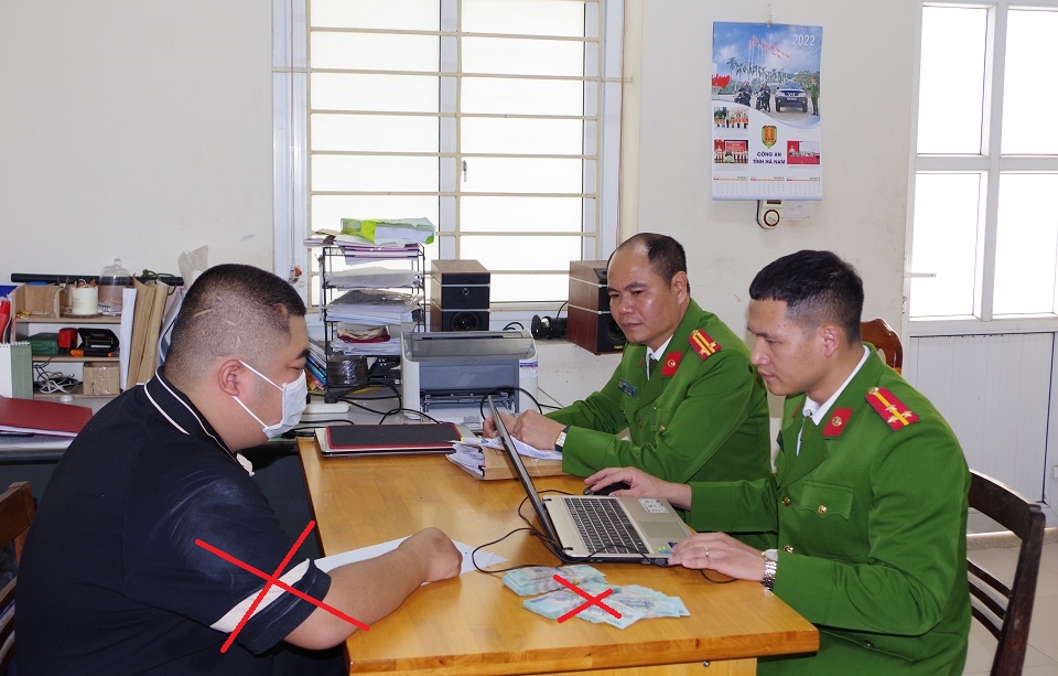 Cho vay "tín dụng đen" 35 triệu, hơn 2 tháng thu 112 triệu đồng- Ảnh 1.