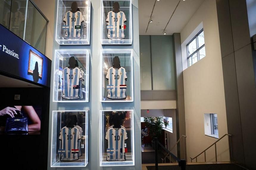 &Aacute;o đấu của Messi tại World Cup 2022 c&oacute; gi&aacute; h&agrave;ng triệu USD- Ảnh 1.