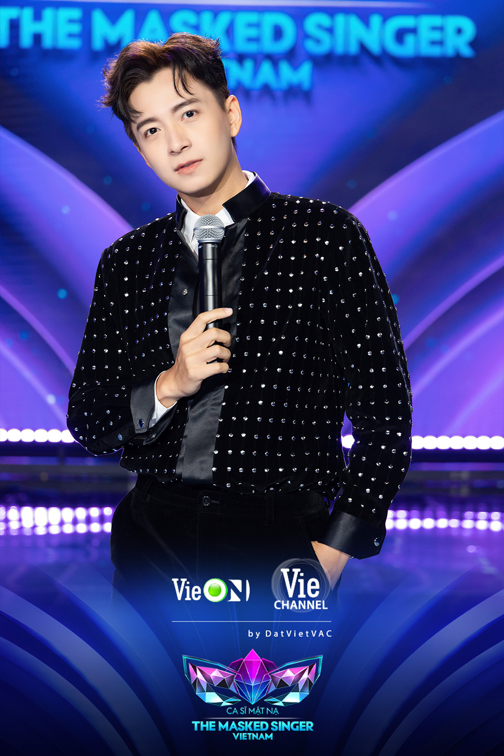 Ngô Kiến Huy "biến báo" trên sân khấu The Masked Singer mùa 2
- Ảnh 3.