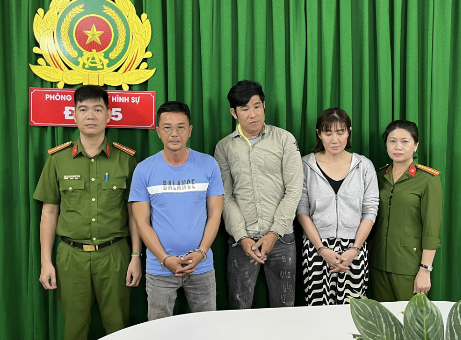 Công an TP HCM bắt khẩn cấp 3 nhóm "anh chị"- Ảnh 3.