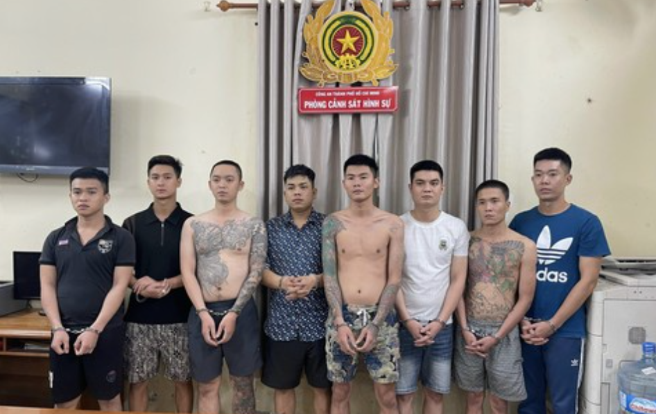 Công an TP HCM bắt khẩn cấp 3 nhóm "anh chị"- Ảnh 1.