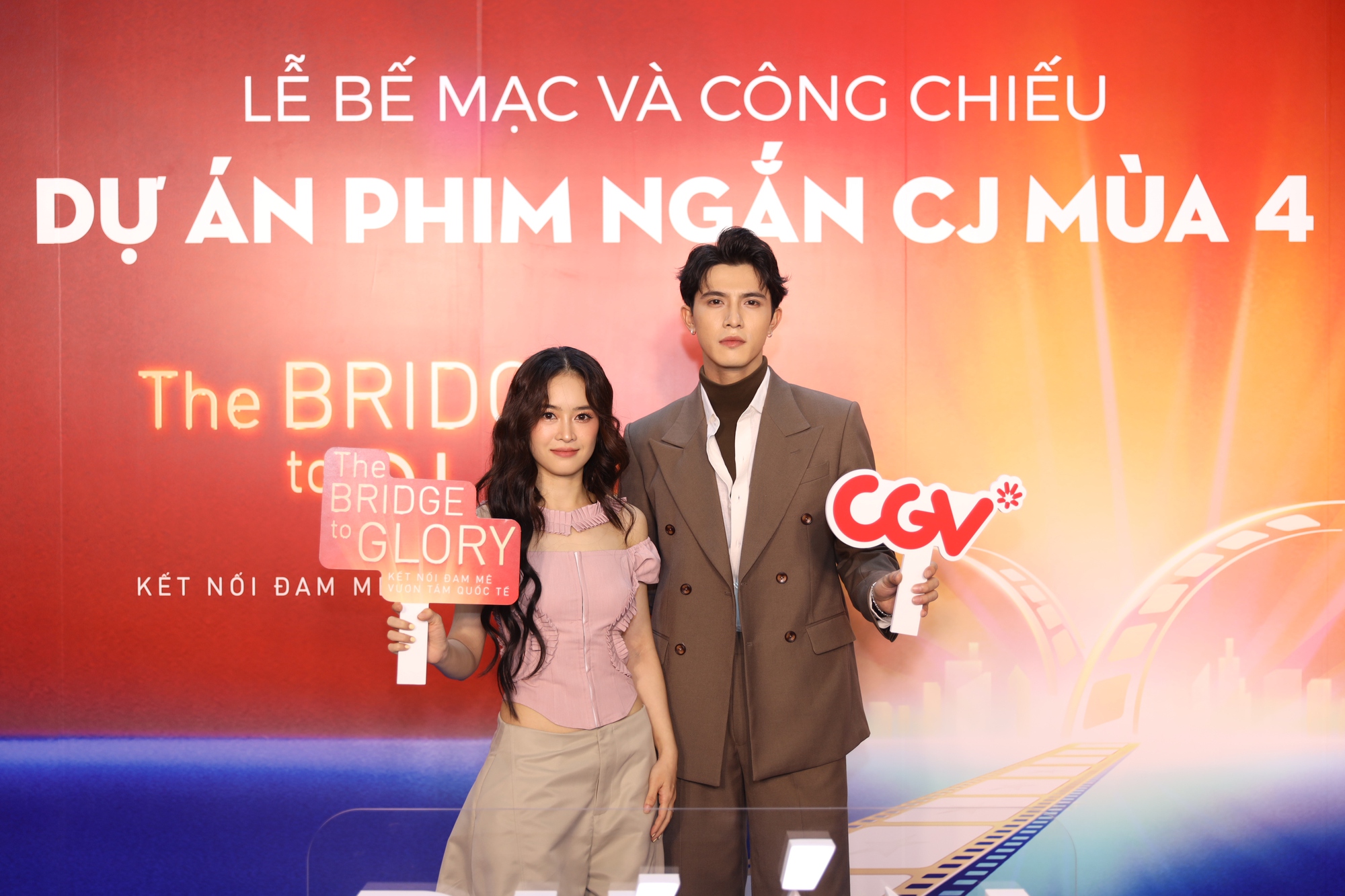 Diễn vi&ecirc;n Trần Ngọc V&agrave;ng v&agrave; Thi&ecirc;n T&uacute;