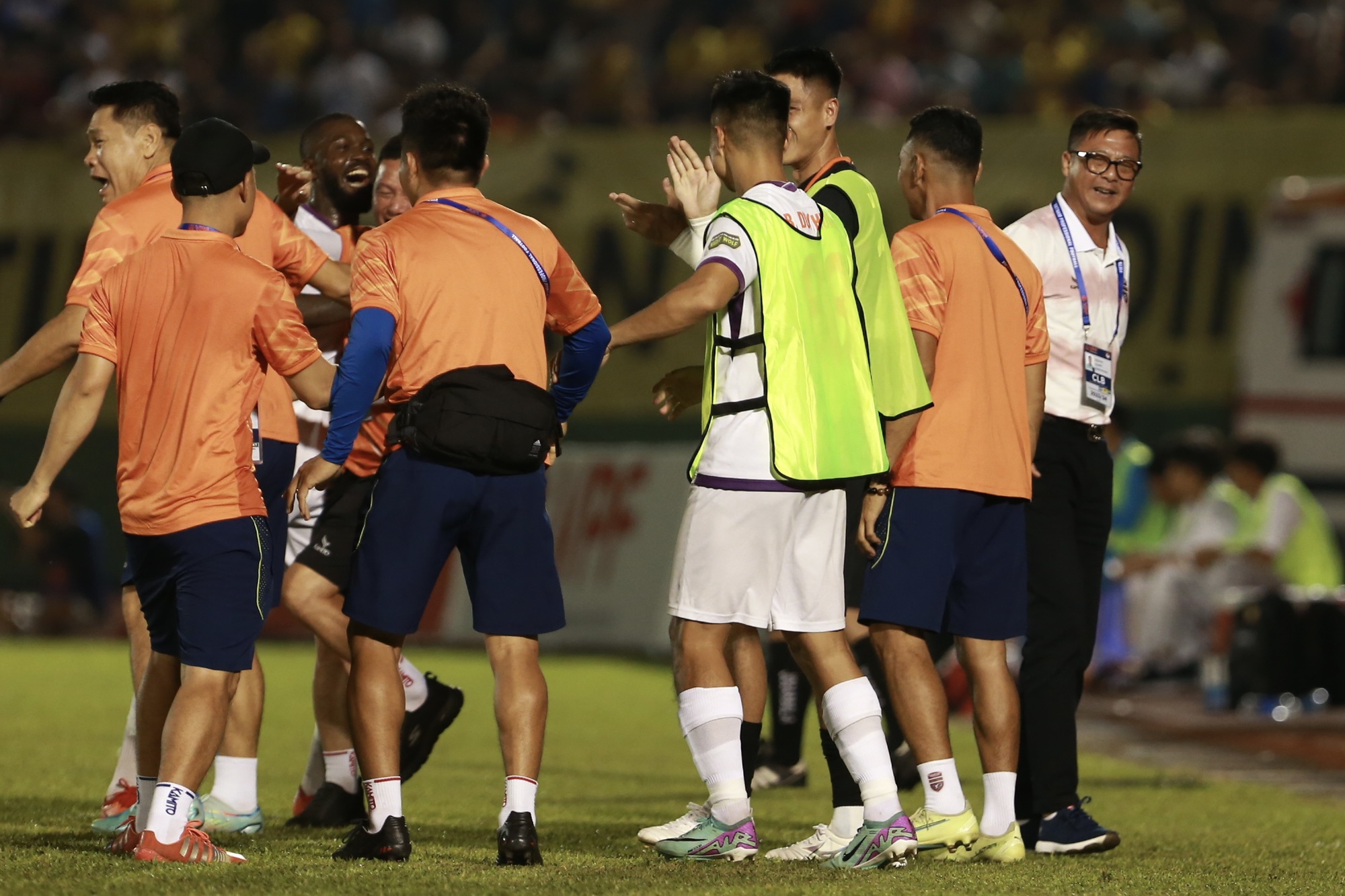 HLV L&ecirc; Huỳnh Đức chia sẻ sau khi B&igrave;nh Dương l&ecirc;n đầu bảng V-League- Ảnh 3.