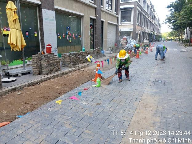 photo-1702715353045 photo-1702715353045