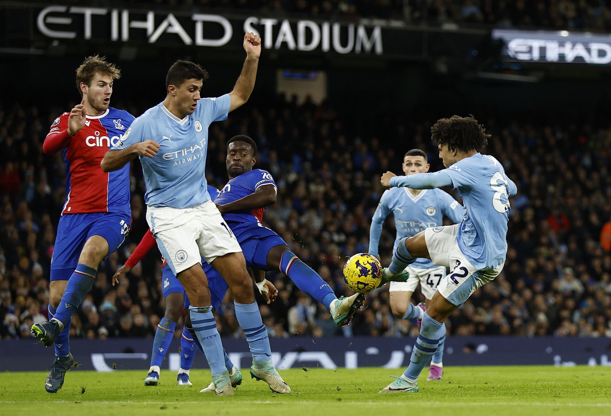 Man City hụt hơi kh&oacute; ngờ, Chelsea v&agrave; Newcastle b&ugrave;ng nổ dữ dội v&ograve;ng 17- Ảnh 2.