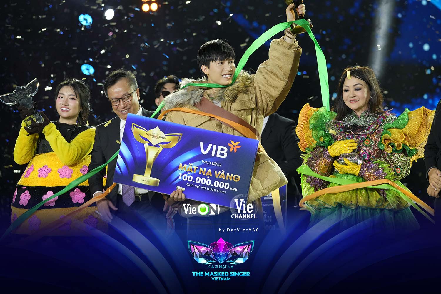 "Voi Bản Đôn" Anh Tú là quán quân "Ca sĩ mặt nạ" mùa 2- Ảnh 7.