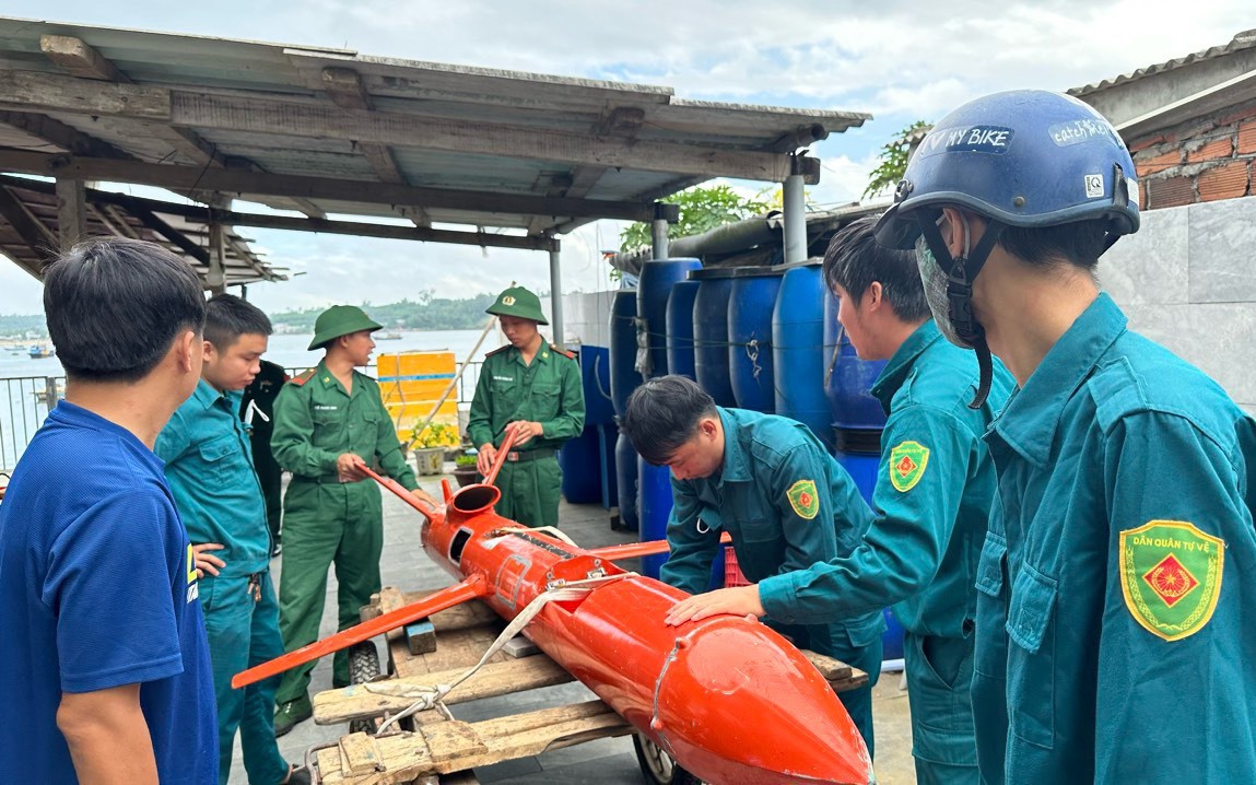 Ngư dân phát hiện vật thể lạ, nghi thiết bị bay không người lái