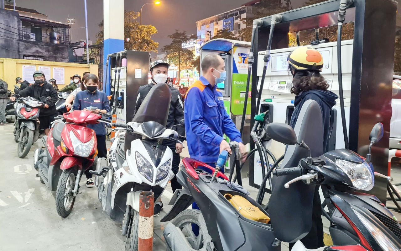 Gỡ vướng trong xuất hóa đơn từng lần bán xăng dầu