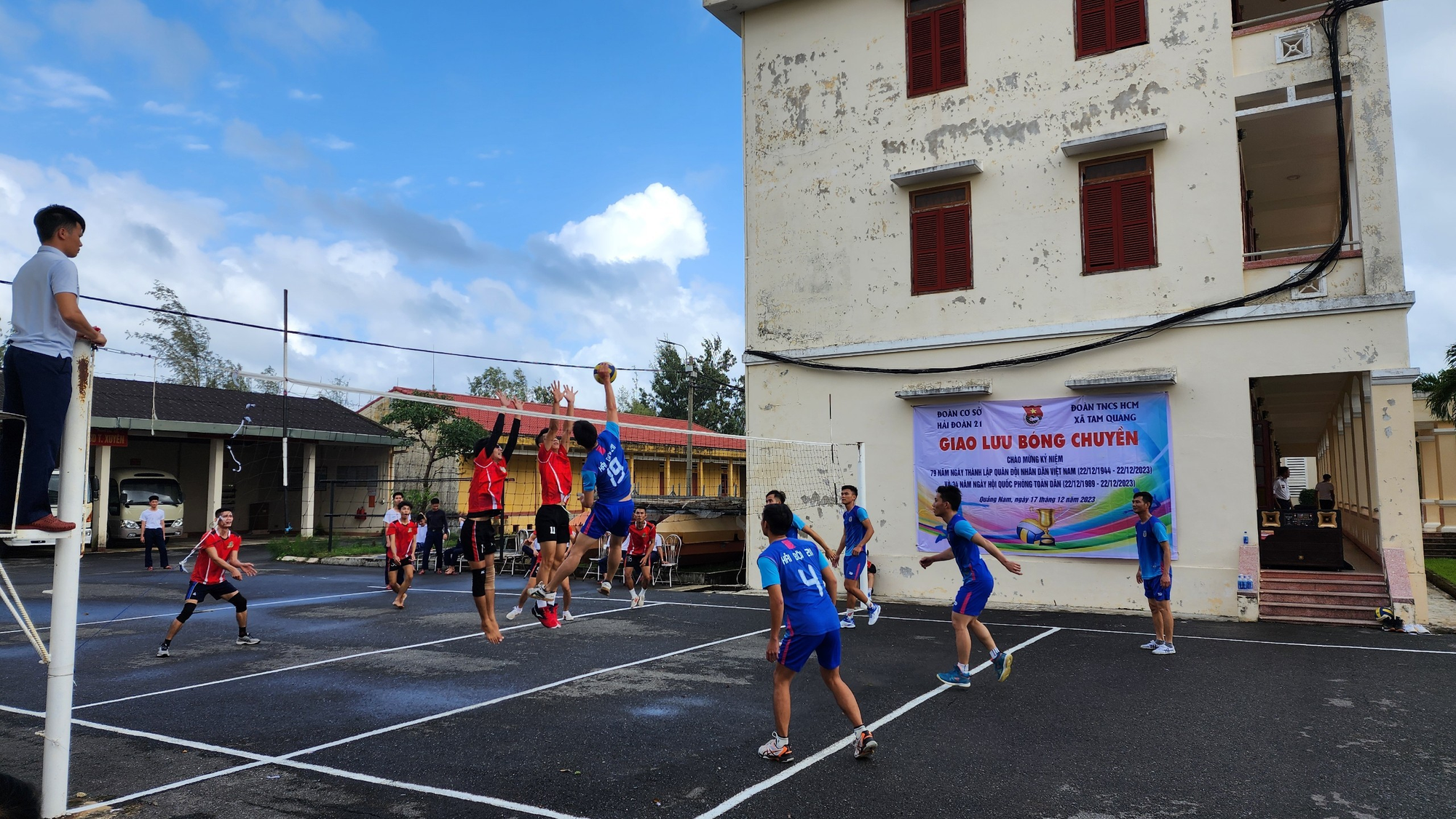 V&ugrave;ng Cảnh s&aacute;t biển 2 giao lưu thể thao mừng Ng&agrave;y hội Quốc ph&ograve;ng to&agrave;n d&acirc;n- Ảnh 2.