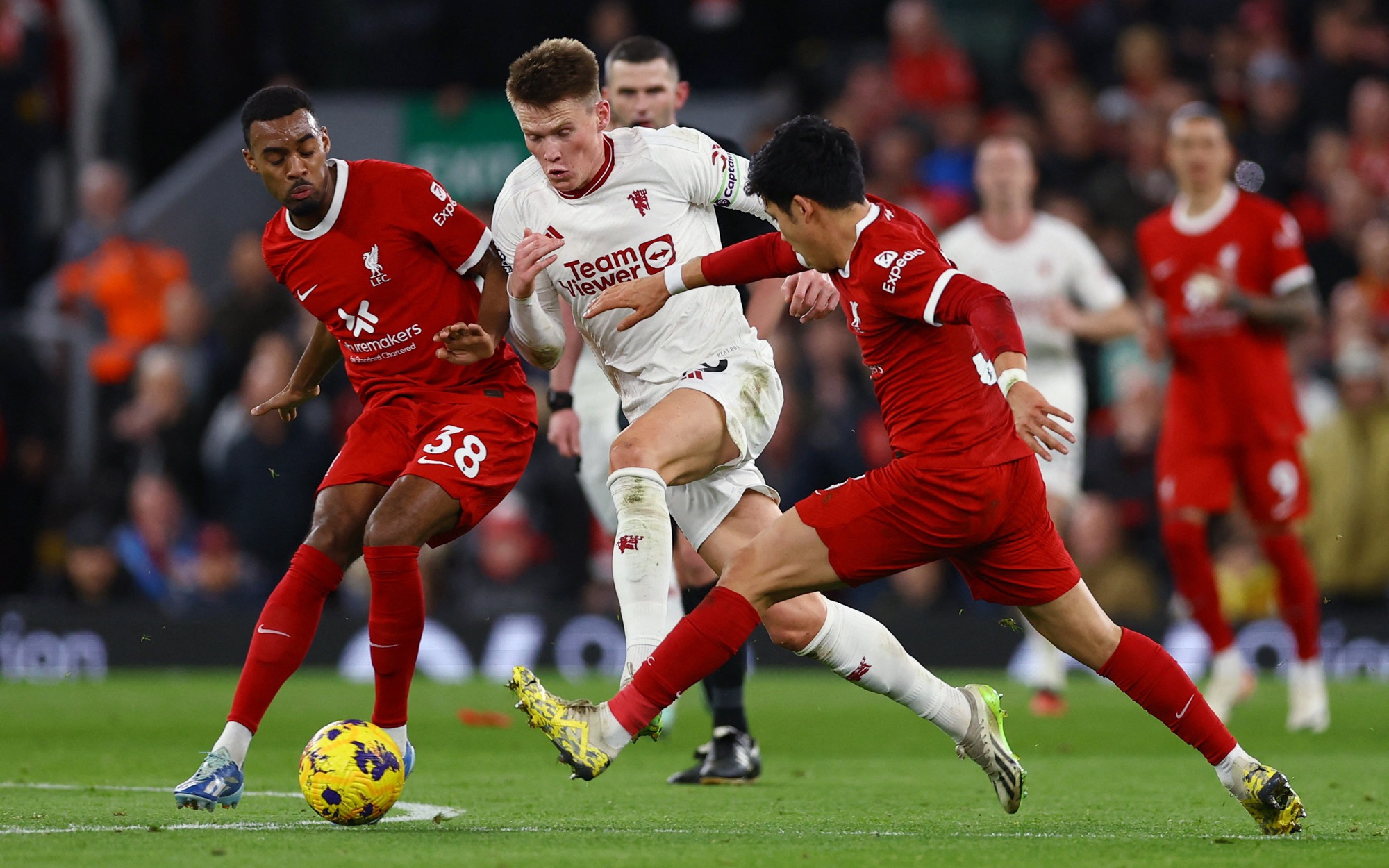Hòa kiên cường Liverpool, Man United làm nức lòng người hâm mộ 