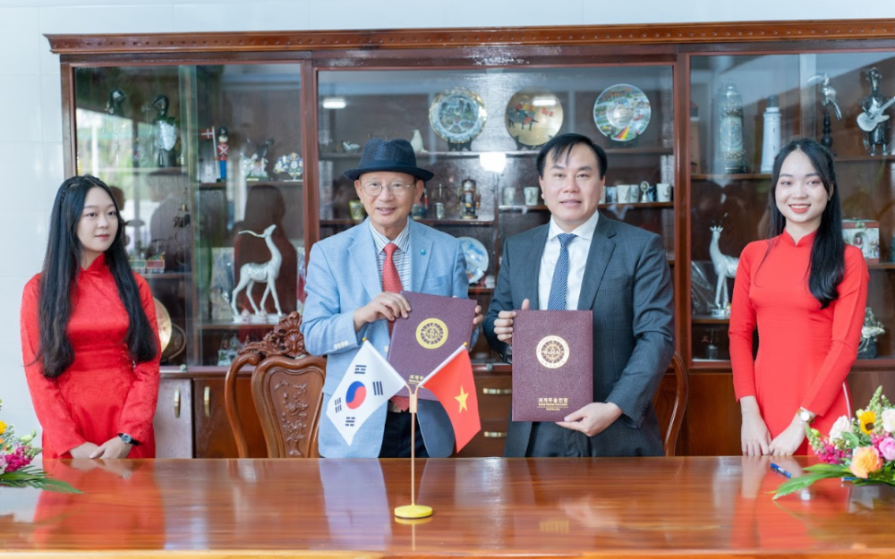 Sứ mệnh b&oacute;ng đ&aacute; sinh vi&ecirc;n - Ảnh 2.