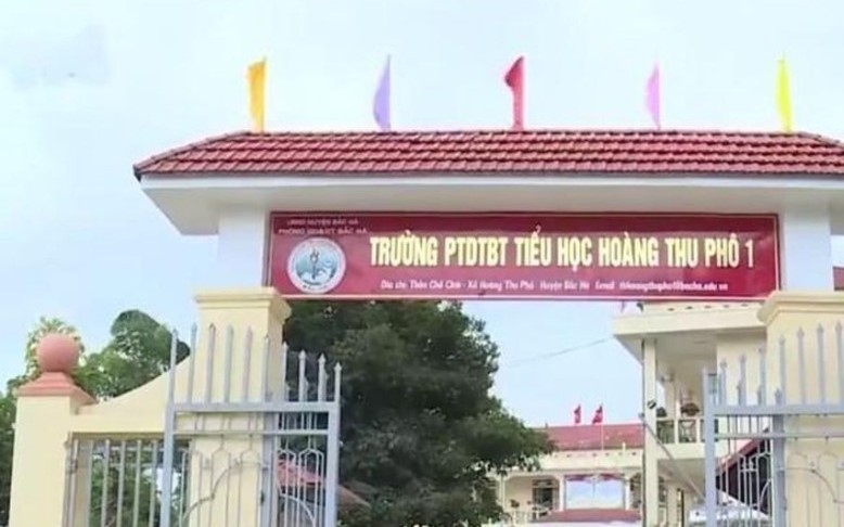 Vụ 11 học sinh ăn 2 gói mì tôm chan cơm: Đình chỉ công tác hiệu trưởng