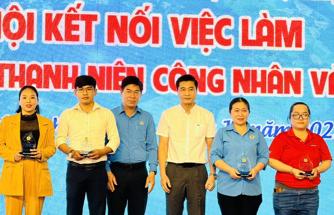 Ng&agrave;y hội giới thiệu việc l&agrave;m lớn nhất TP HCM cần tuyển 20.000 vị tr&iacute;- Ảnh 2.