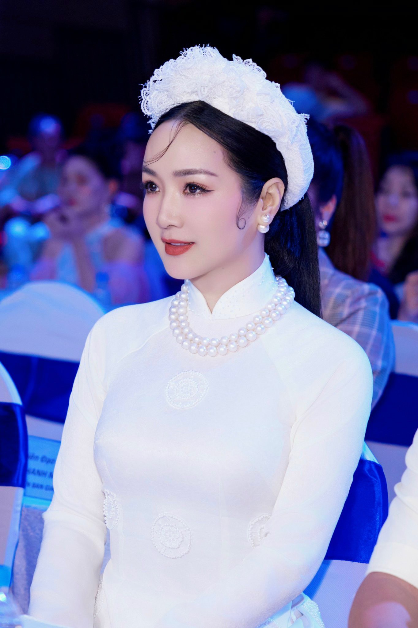 Nhan sắc hoa hậu Đền Hùng Giáng My ở tuổi 52
- Ảnh 1.