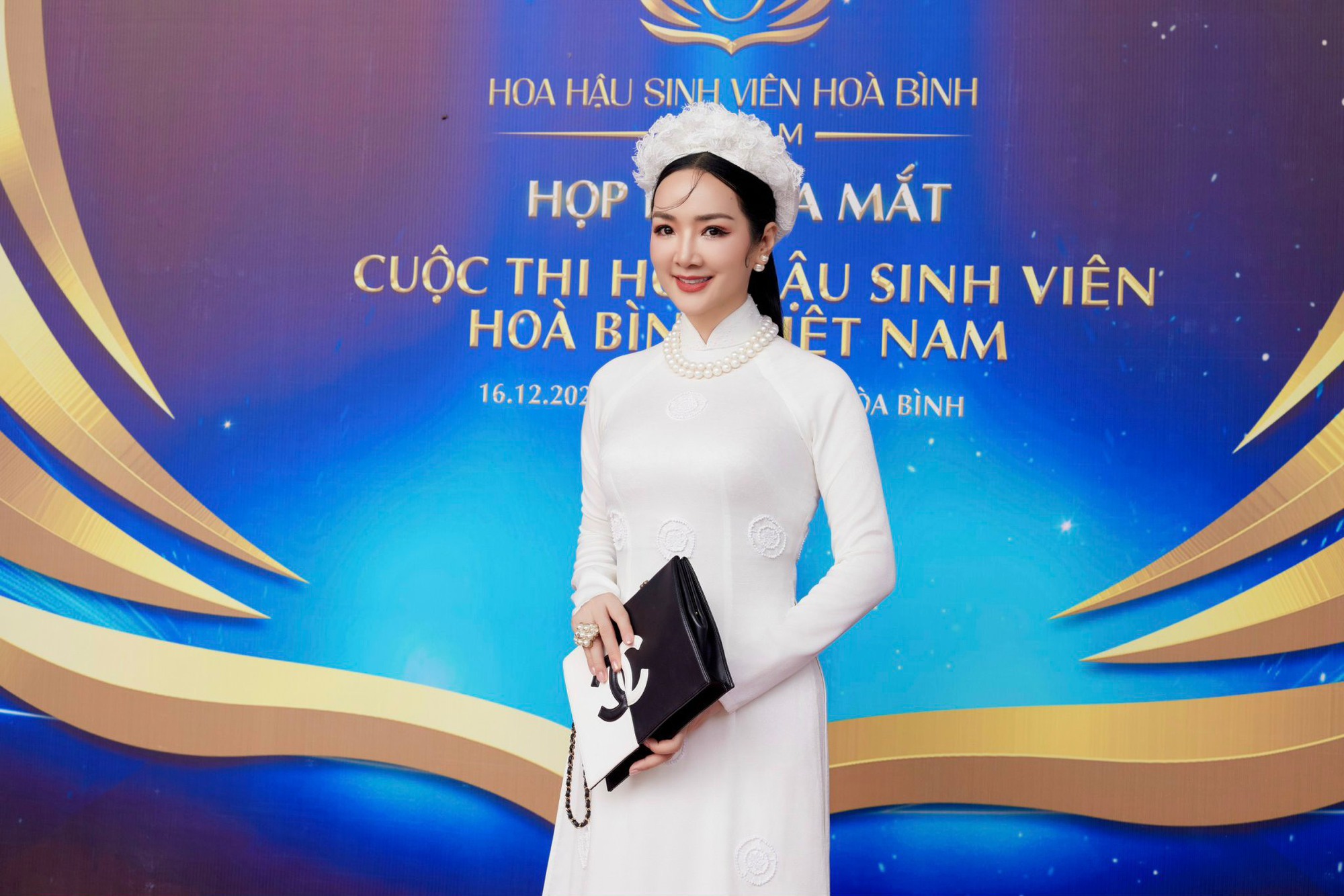 Nhan sắc hoa hậu Đền Hùng Giáng My ở tuổi 52
- Ảnh 2.