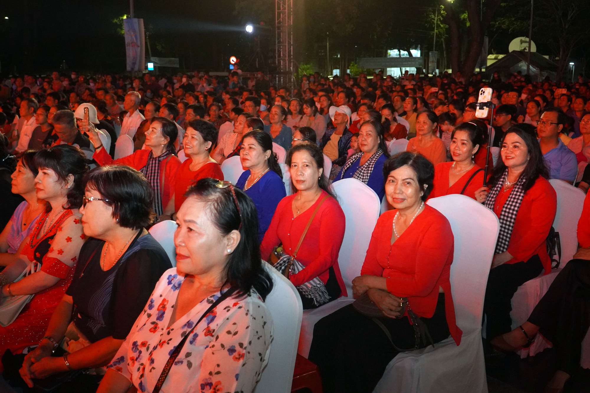Vầng trăng cổ nhạc “Đẹp lắm Cần Thơ” say đắm khán giả Tây Đô- Ảnh 7.