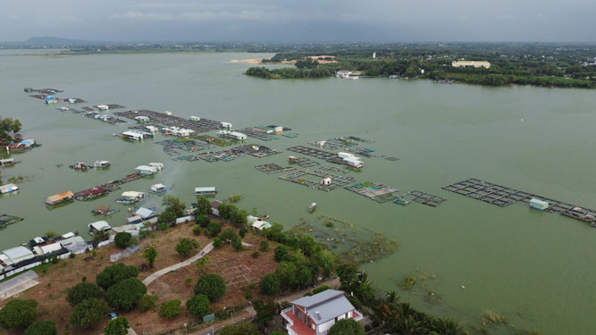Hồ Trị An với diện t&iacute;ch mặt nước hơn 32.000 ha c&oacute; nhiều tiềm năng ph&aacute;t triển du lịch Ảnh: NGUYỄN TUẤN