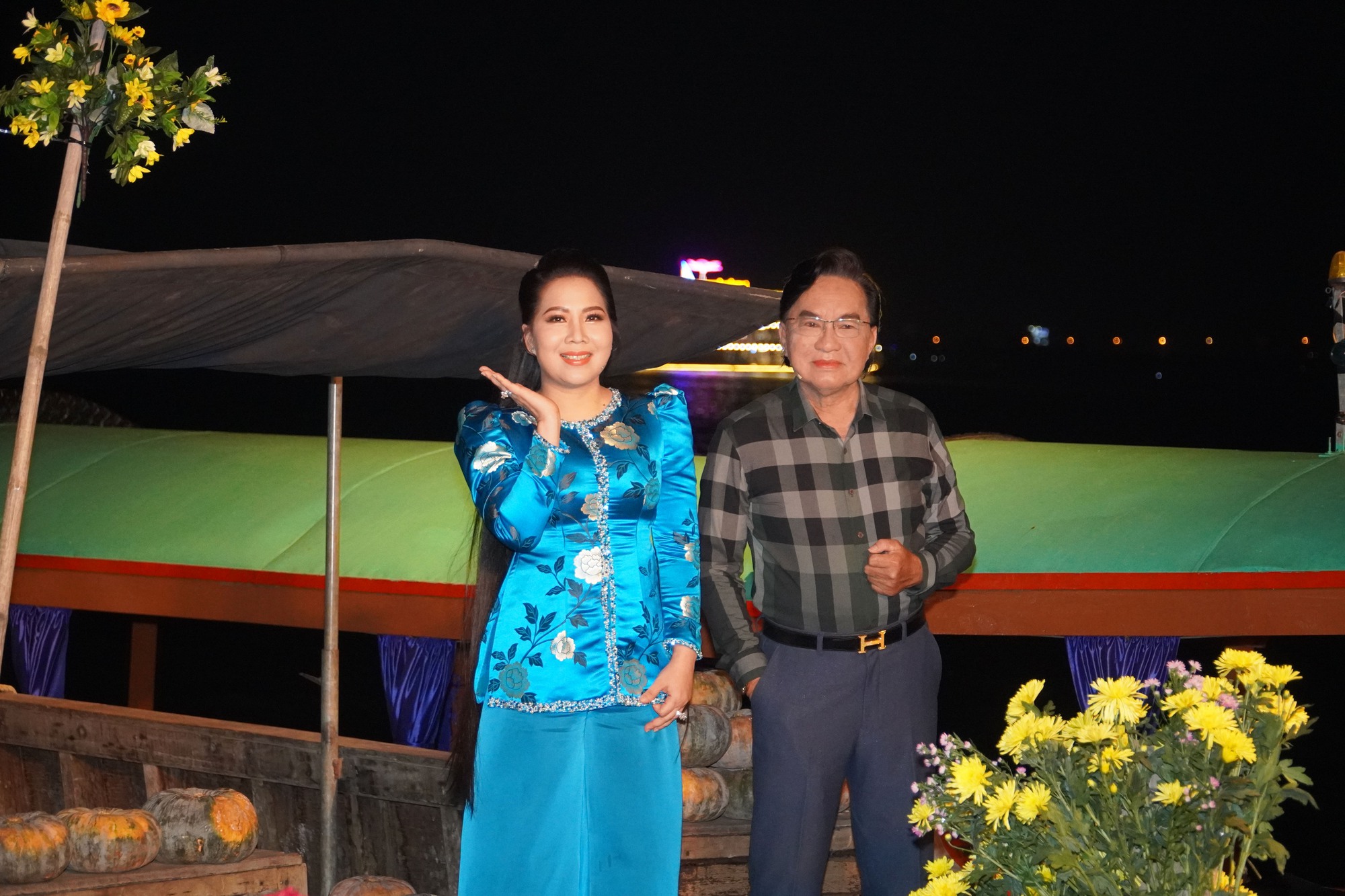 Vầng trăng cổ nhạc “Đẹp lắm Cần Thơ” say đắm khán giả Tây Đô- Ảnh 15.