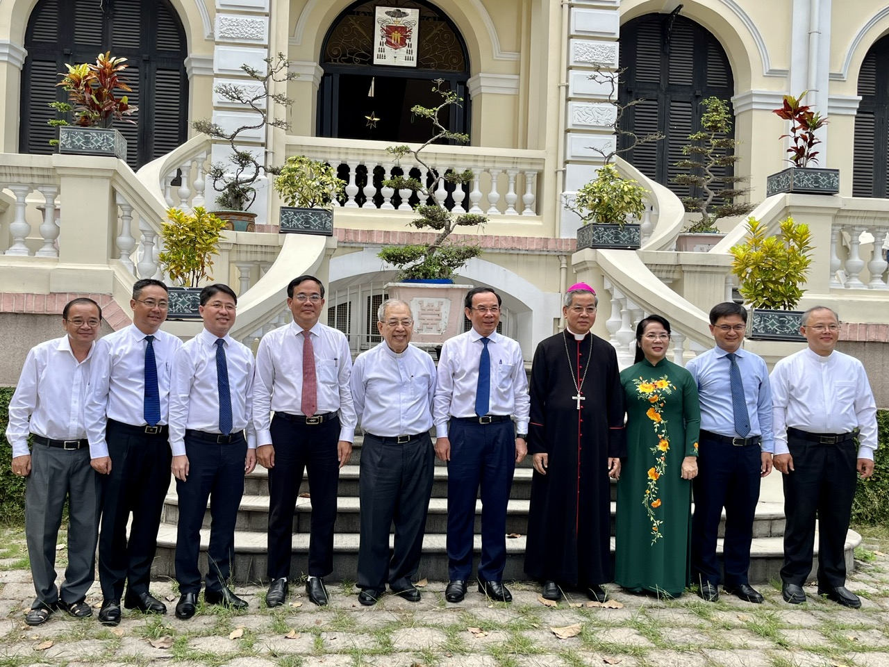 B&iacute; thư Th&agrave;nh ủy TP HCM Nguyễn Văn N&ecirc;n thăm, ch&uacute;c mừng Gi&aacute;ng sinh- Ảnh 1.