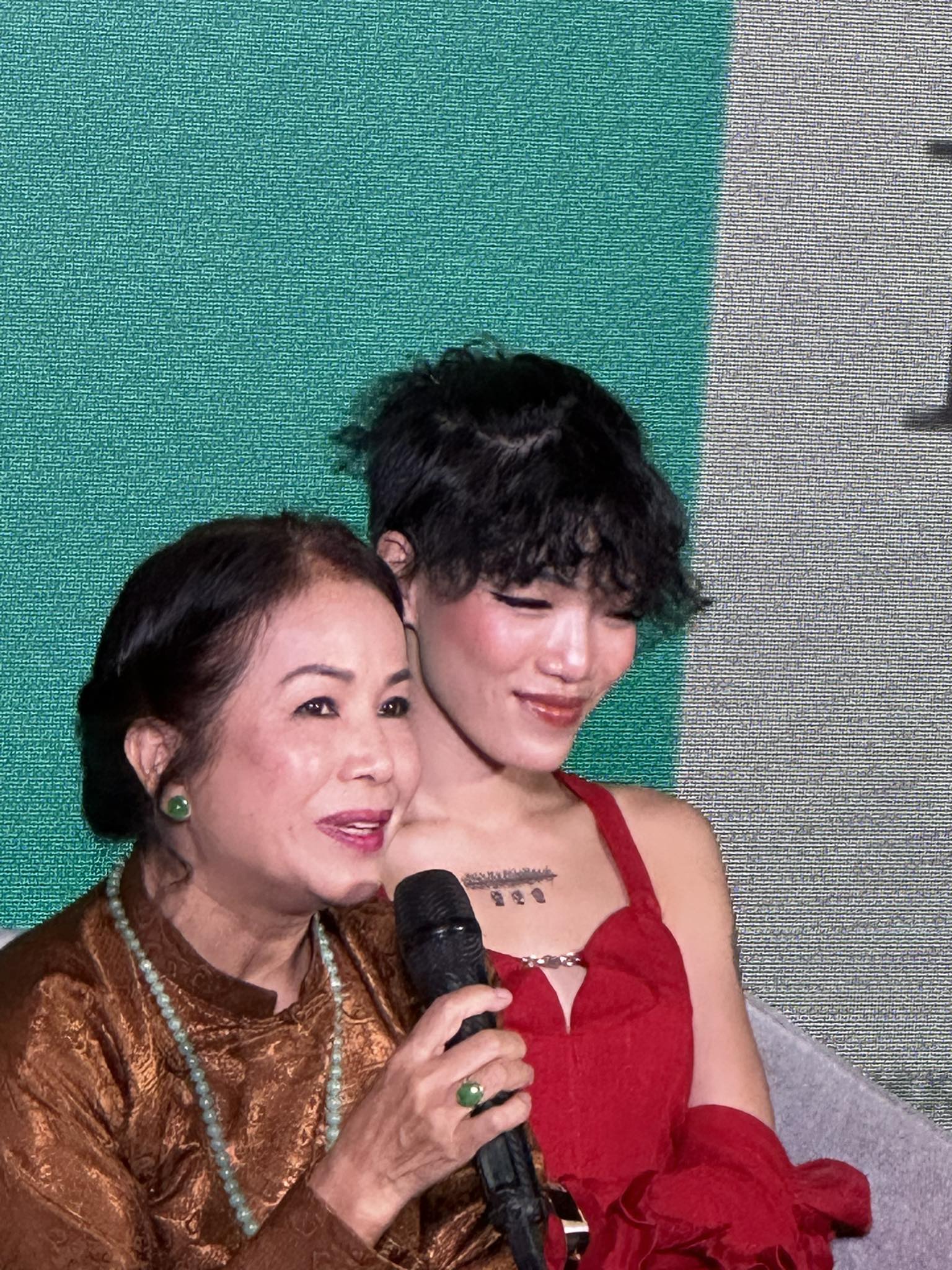 NSƯT Minh Trang x&uacute;c động trước nỗ lực của đạo diễn Catherine T. Nguyen- Ảnh 2.