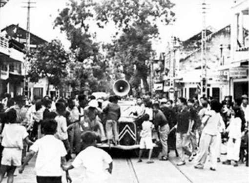 Phát lệnh toàn quốc kháng chiến ở Hà Nội, tháng 12-1946 Ảnh: TTXVN
