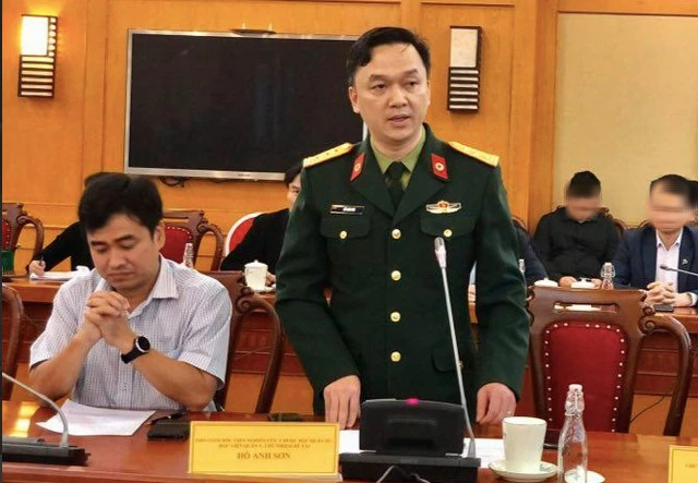 Nh&oacute;m sĩ quan qu&acirc;n y nhận "hoa hồng" hơn 7 tỉ đồng từ Việt &Aacute;- Ảnh 1.