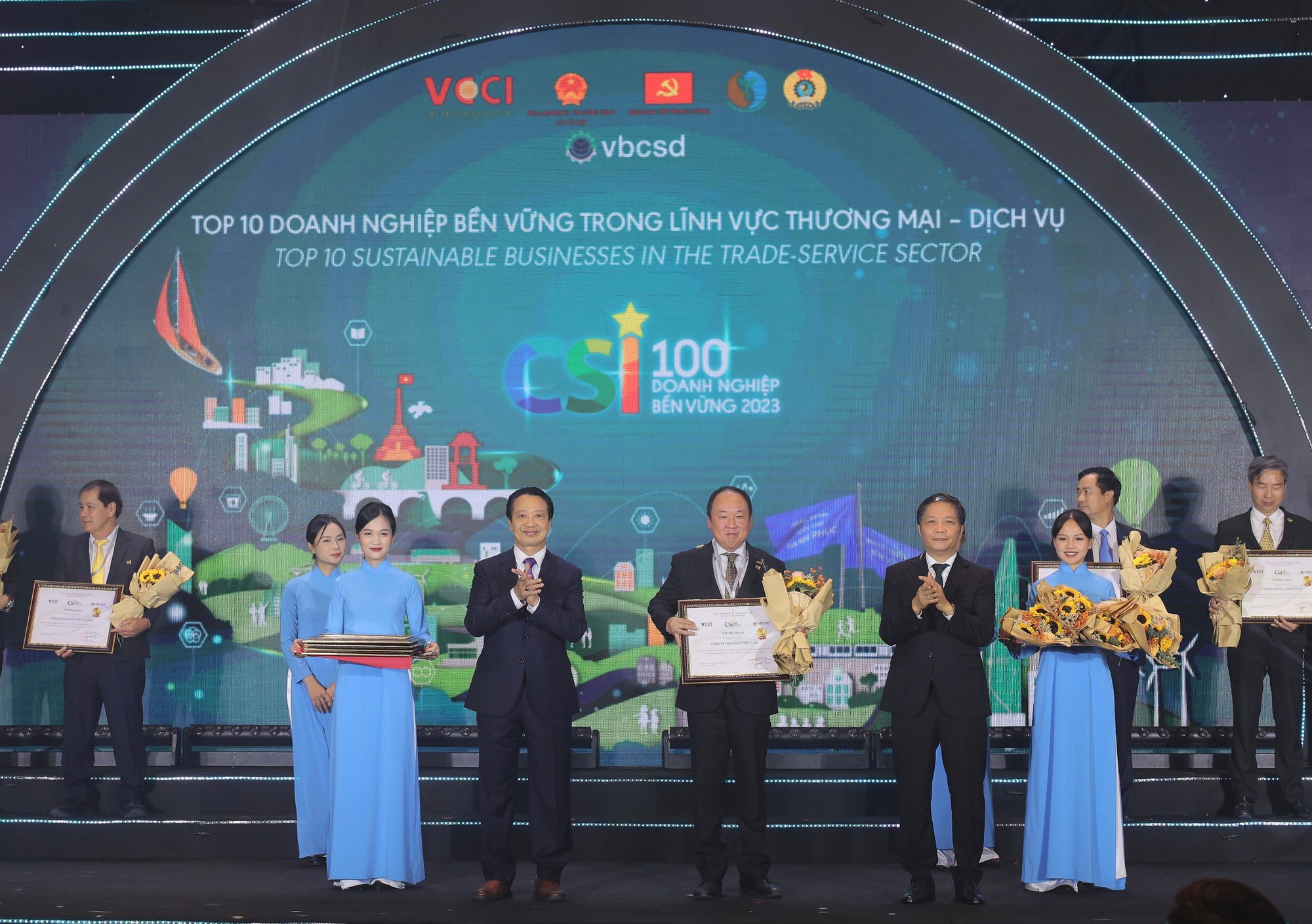 AEON Việt Nam v&agrave;o top 3 doanh nghiệp ph&aacute;t triển bền vững ng&agrave;nh thương mại &ndash; dịch vụ- Ảnh 1.